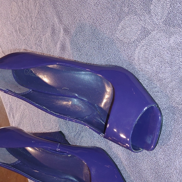 Wow! GORGEOUS AND SEXY PURPLE HEELS.  SIZE 10 - Picture 2 of 8